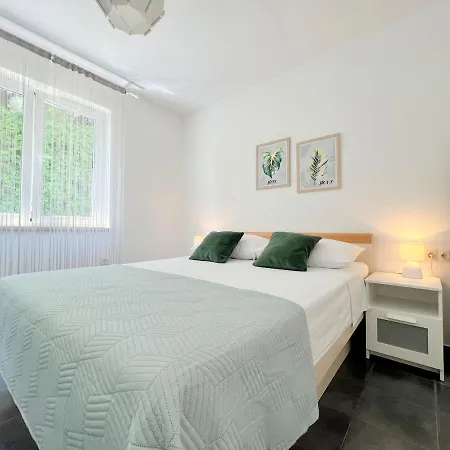 Apartman Rab Greeny *