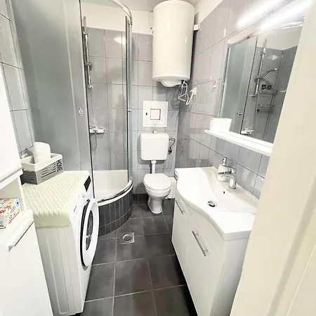Rab Greeny Apartamento *