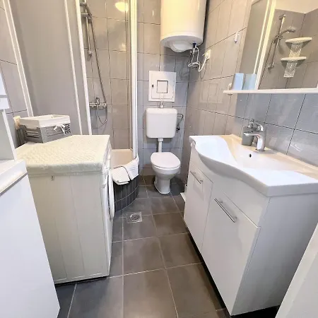 Rab Greeny Apartment