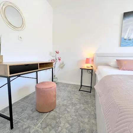Rab Greeny Apartment Rab Town