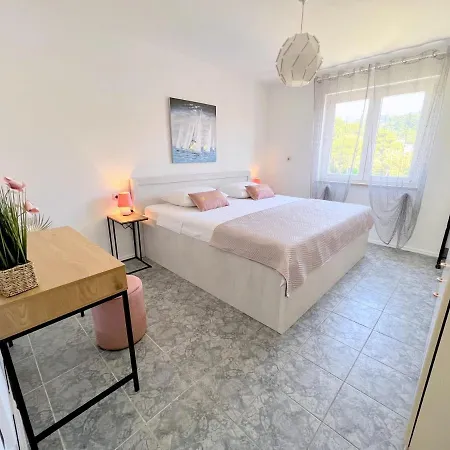 Apartment Rab Greeny Rab Town