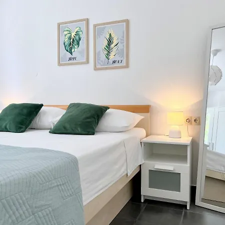 Rab Greeny Apartment *