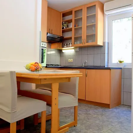 Rab Greeny Apartment