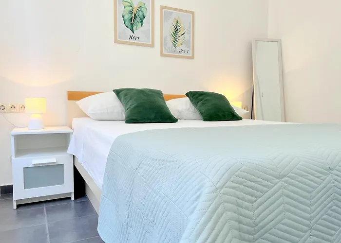 Rab Greeny * Rab Town