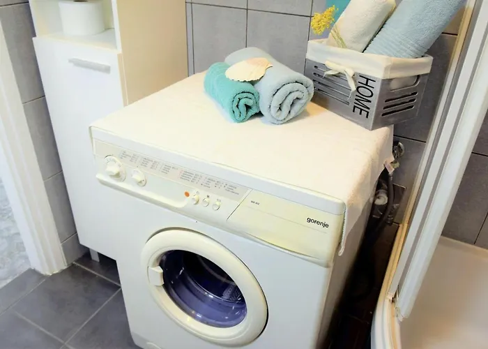 Rab Greeny * Rab Town